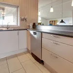 Sorella - 800m From The Sea By Interhome