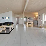 Sorella - 800m From The Sea By Interhome