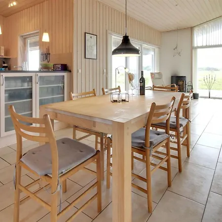 Sorella - 800m From The Sea By Interhome *