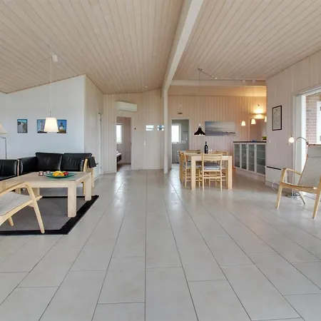 Sorella - 800m From The Sea By Interhome